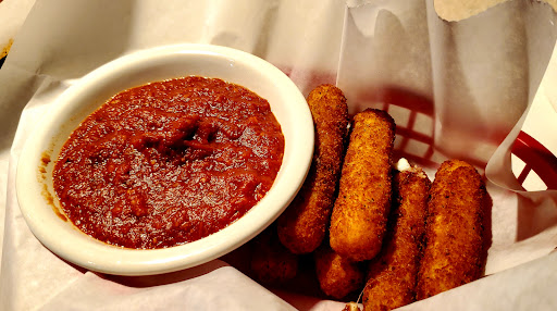 Bar & Grill «Hoosier Bar & Grill», reviews and photos, 4645 W Richland Plaza Dr, Bloomington, IN 47404, USA