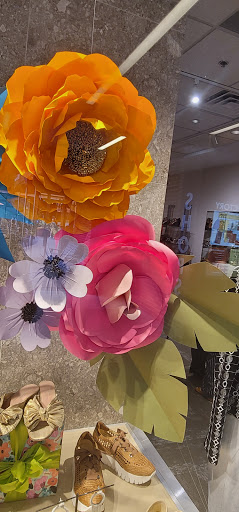 Shopping Mall «Green Spring Station-Shopping», reviews and photos, 10751 Falls Rd, Lutherville, MD 21093, USA