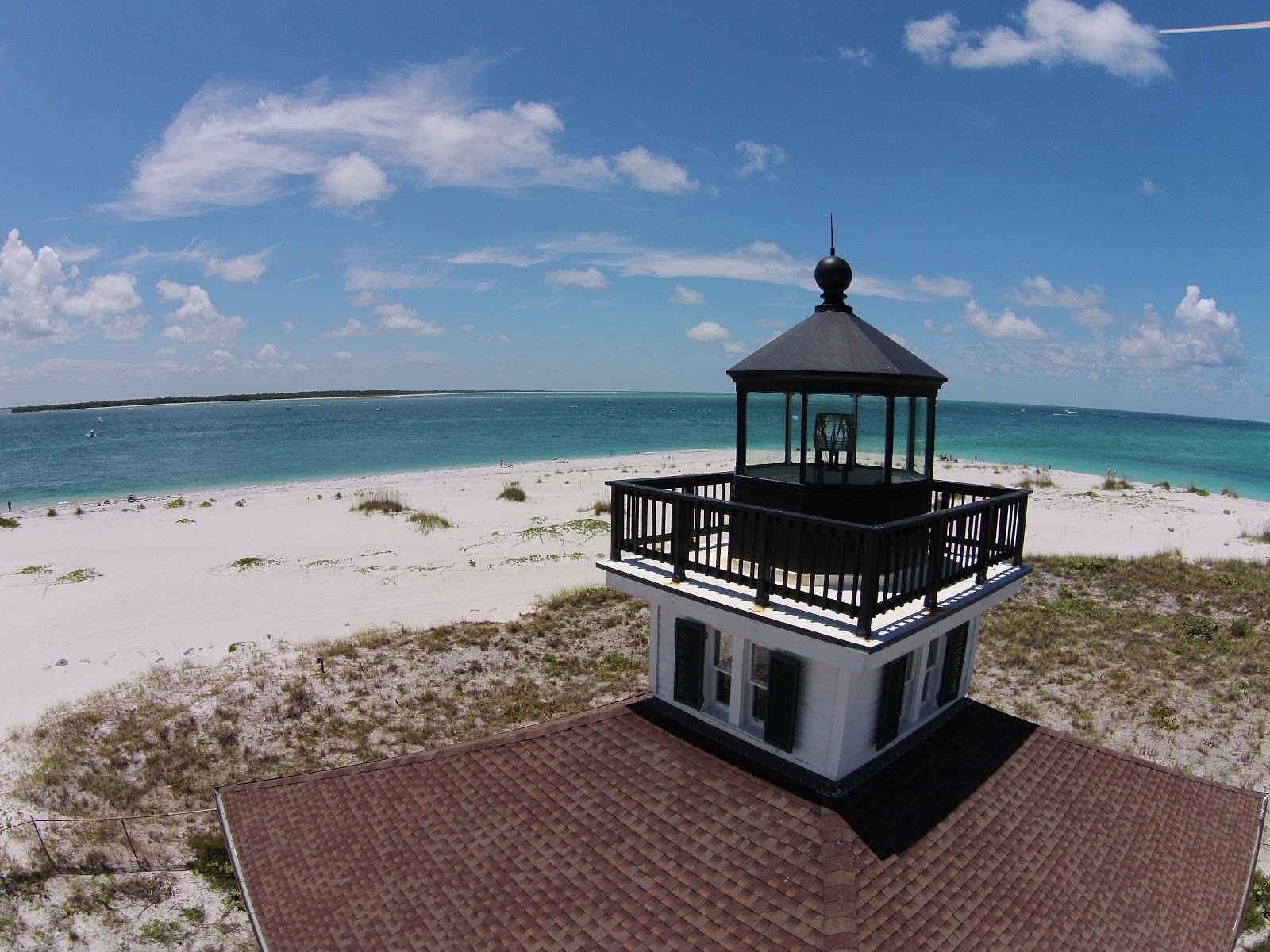 Foto de Port Boca Grande com uma linha costeira espaçosa