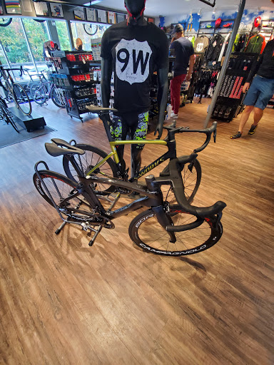 Bicycle Store «Strictly Bicycles», reviews and photos, 2347 Hudson Terrace, Fort Lee, NJ 07024, USA