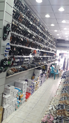 محل عبد الرحمن لتصليح الاحذية و الشنط