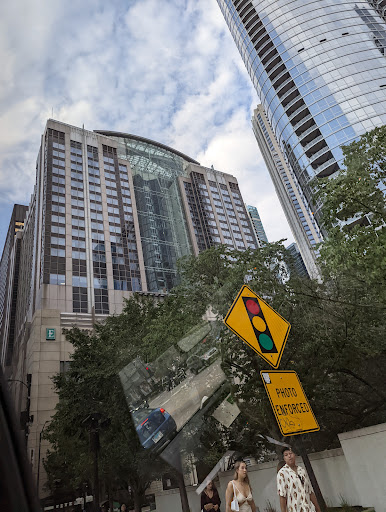 Hotel «Embassy Suites Chicago Downtown Magnificent Mile», reviews and photos, 511 N Columbus Dr, Chicago, IL 60611, USA