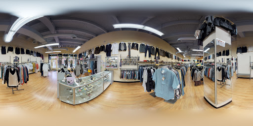 Used Clothing Store «Crossroads Trading Co.», reviews and photos, 128 NW 23rd Ave, Portland, OR 97210, USA