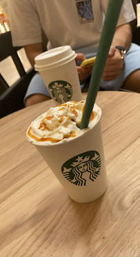 Café du Restaurant servant le petit-déjeuner Starbucks à Grenoble - n°6