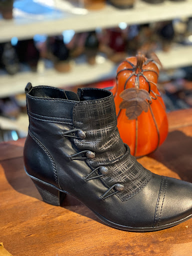 Shoe Store «Donnelly Euro Footwear», reviews and photos, 402 N Donnelly St, Mt Dora, FL 32757, USA