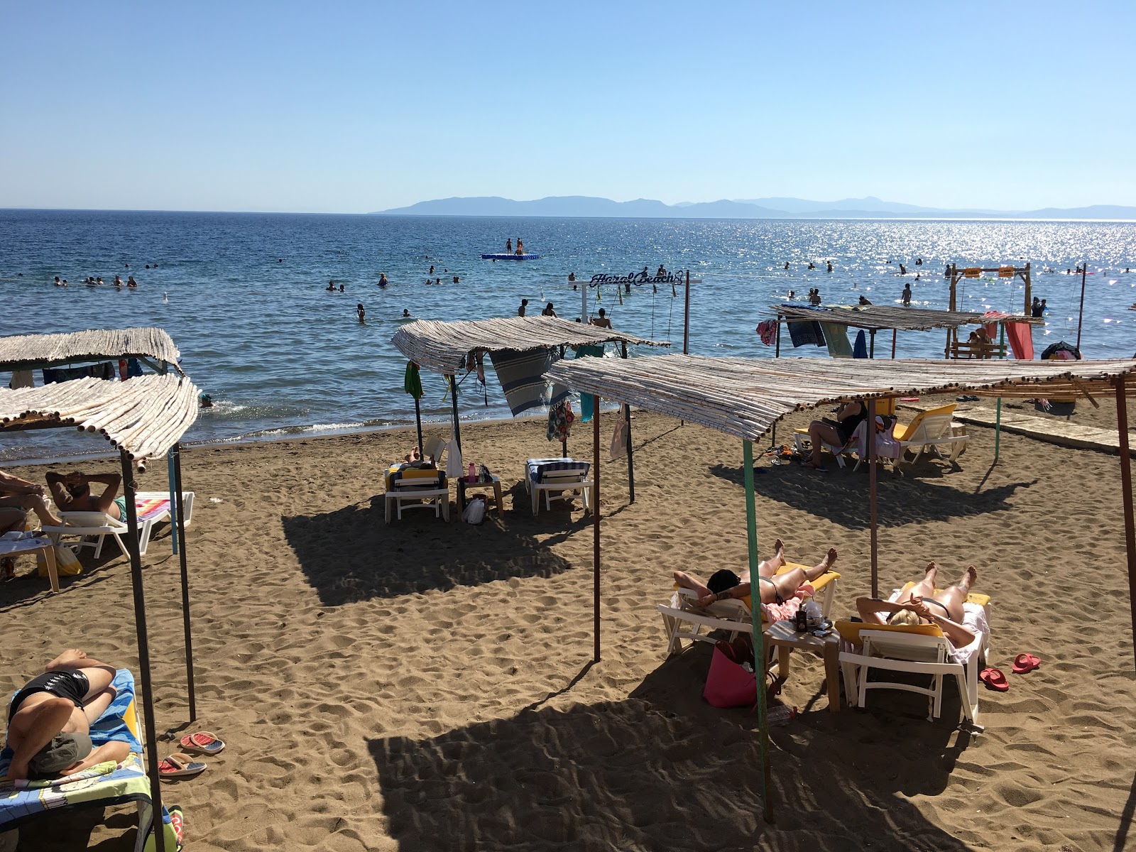 Foto di Cumhuriyet beach con una superficie del sabbia marrone