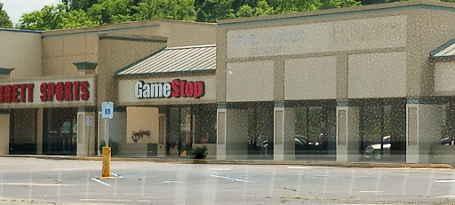 Video Game Store «GameStop», reviews and photos, 904 Green Blvd, Aurora, IN 47001, USA
