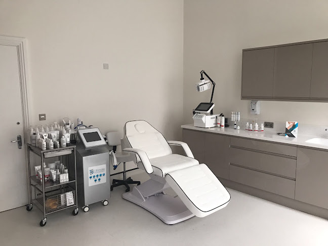 Reviews of Reading Cosmetic Clinic in Reading - Beauty salon