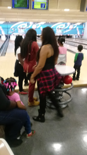 Bowling Alley «Bluebird Lanes», reviews and photos, 3900 W Columbus Ave, Chicago, IL 60652, USA