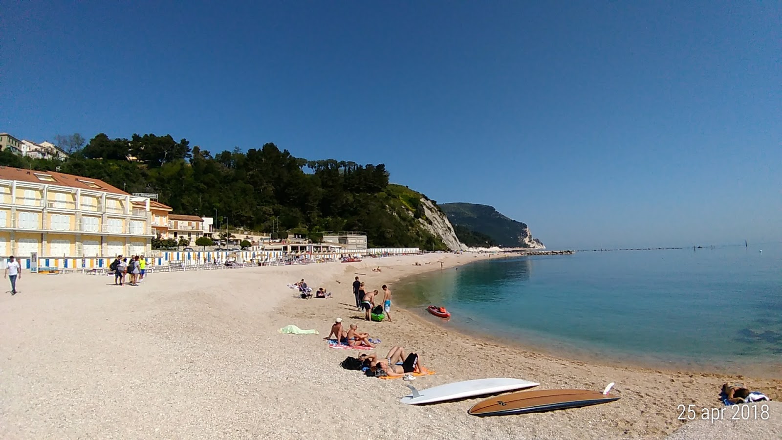 Foto di Spiaggia di Numana Alta e il suo bellissimo paesaggio