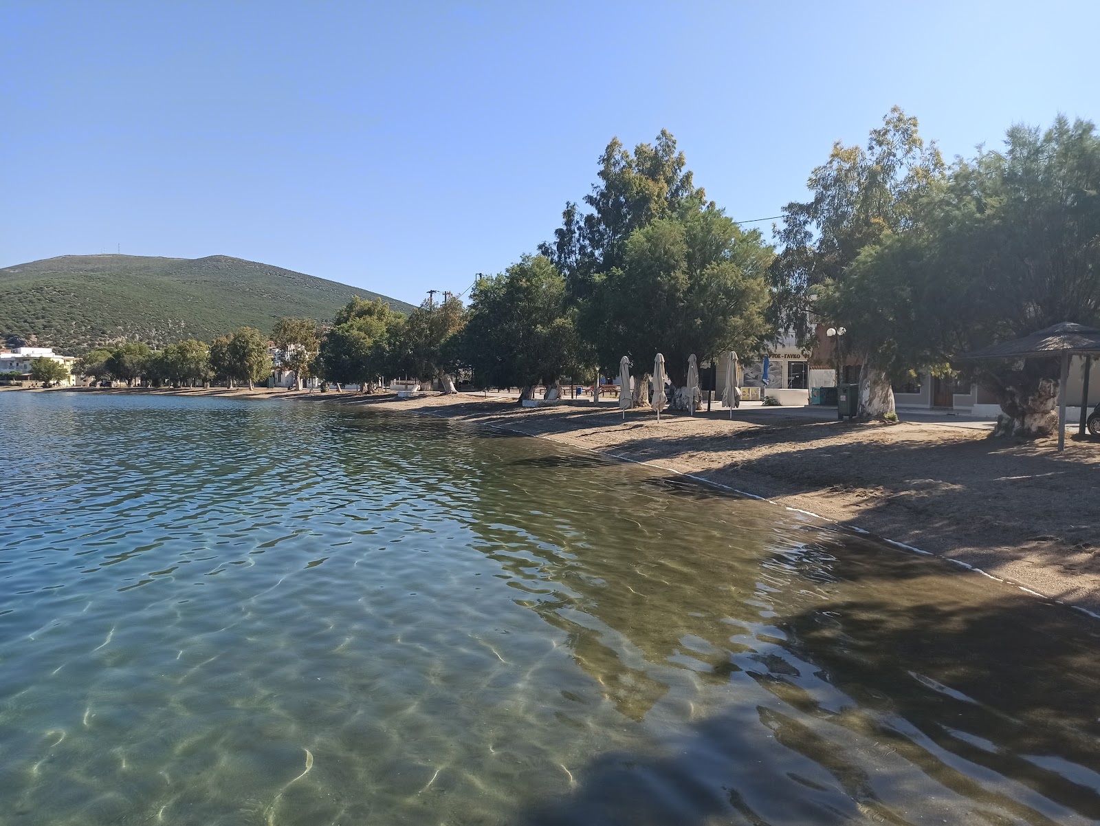 Fotografie cu Almyropotamos beach cu nivelul de curățenie înalt