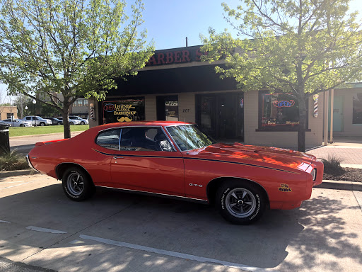 Barber Shop «LEGENDZ CLASSIC BARBER SHOP», reviews and photos, 207 N Center St, Arlington, TX 76011, USA