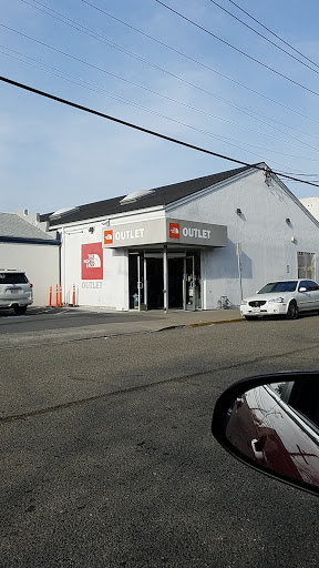 Clothing Store «The North Face Outlet», reviews and photos, 1238 Fifth Street, Berkeley, CA 94710, USA