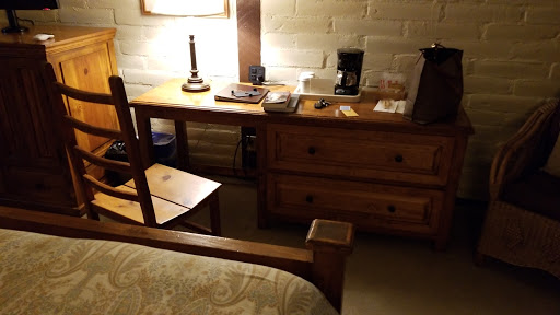 El Pueblo Inn image