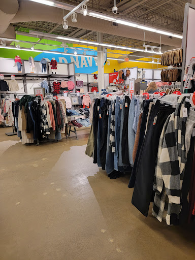 Clothing Store «Old Navy», reviews and photos, 4800 Golf Rd, Eau Claire, WI 54701, USA