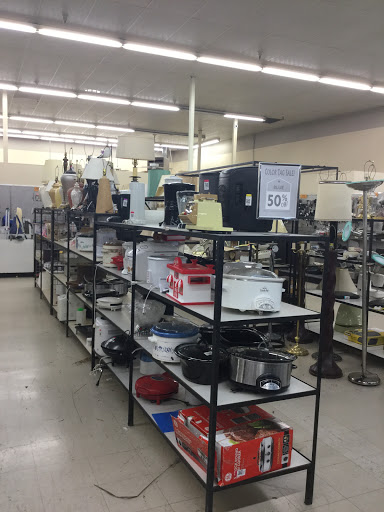 Thrift Store «Thrift Town», reviews and photos, 16160 E 14th St, San Leandro, CA 94578, USA