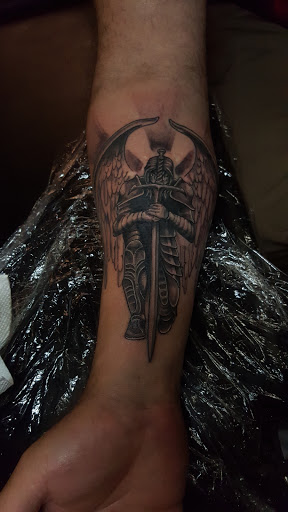 Tattoo Shop «Ink Spot Tattoo - East Orlando», reviews and photos, 10103 E Colonial Dr, Orlando, FL 32817, USA