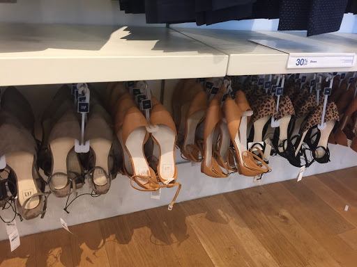 Clothing Store «Gap», reviews and photos, 1931 Wilshire Blvd, Santa Monica, CA 90403, USA