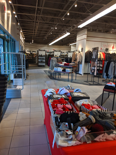 Department Store «Saks OFF 5TH», reviews and photos, 3943 I-35, San Marcos, TX 78666, USA