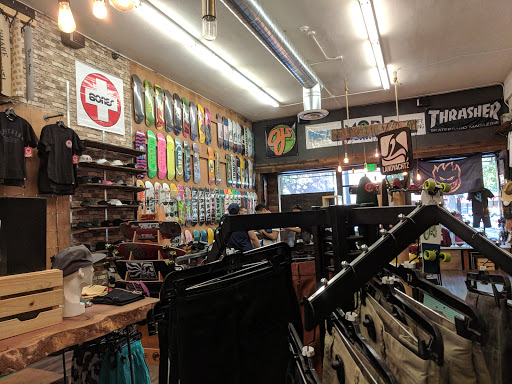 Snowboard Shop «The Vault - Snowboards & Skateboards», reviews and photos, 227 G St, Davis, CA 95616, USA