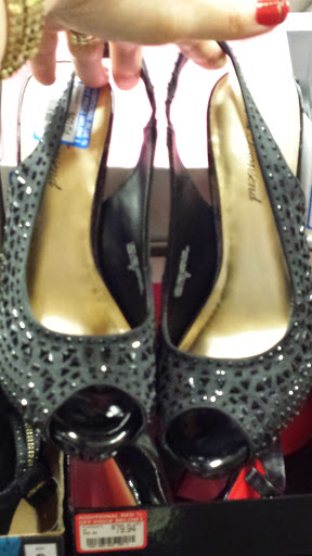 Shoe Store «DSW Designer Shoe Warehouse», reviews and photos, 7291 Mentor Ave, Mentor, OH 44060, USA