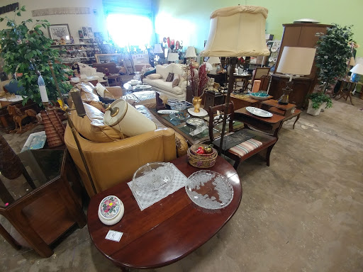 Thrift Store «Simply Thrift and Gift», reviews and photos, 6719 Q St, Sacramento, CA 95819, USA