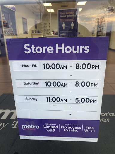 Cell Phone Store «MetroPCS Authorized Dealer», reviews and photos, 3618 S Chandler Dr, Muncie, IN 47302, USA