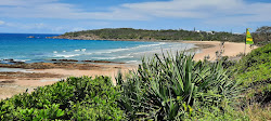 Photo de Ocean View Beach entouré de montagnes