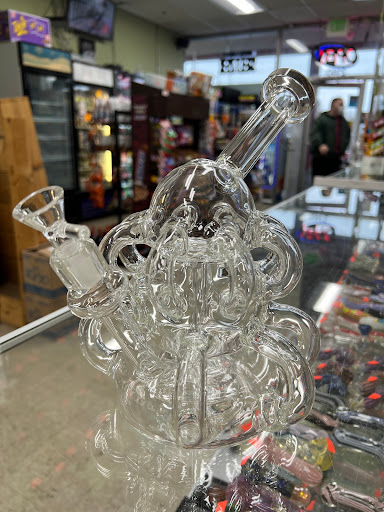 Tobacco Shop «Beverage & Smoke Shop», reviews and photos, 2140 SW 336th St, Federal Way, WA 98023, USA