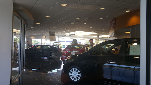 Nissan Dealer «John Amato Nissan», reviews and photos, 5200 N Port Washington Rd, Glendale, WI 53217, USA