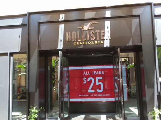 Clothing Store «Hollister Co.», reviews and photos, 647 Spectrum Center Dr, Irvine, CA 92618, USA