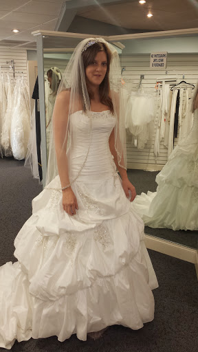 Bridal Shop «Ballew Bridal & Formal Salon», reviews and photos, 547 W Poplar Ave, Collierville, TN 38017, USA