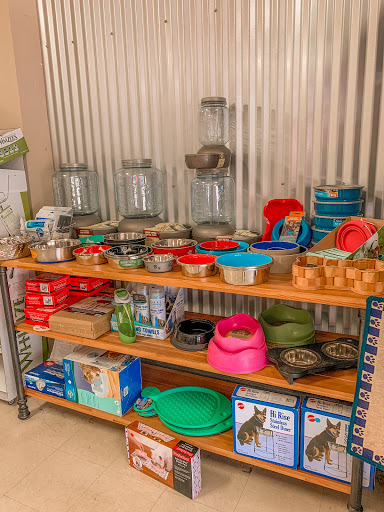 Pet Supply Store «Woof’s Dog Bakery and Holistic Pet Nutrition Center», reviews and photos, 1031 Chetco Ave, Brookings, OR 97415, USA