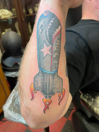 Tattoo Shop «Hall of Tattoos», reviews and photos, 328 E Main St, Norman, OK 73069, USA