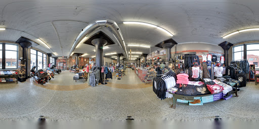 Motorcycle Dealer «Black Stock Motorcycle Company LLC (BSMC)», reviews and photos, 611 2nd Ave SE, Cedar Rapids, IA 52401, USA