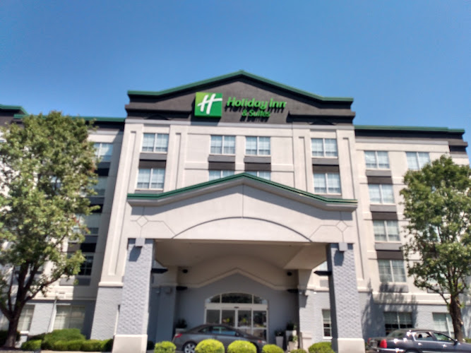 Holiday Inn & Suites Overland Park-Conv Ctr, an IHG Hotel