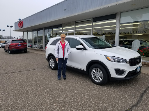Kia Dealer «Barnett Kia», reviews and photos, 3610 Hwy 61 N, White Bear Lake, MN 55110, USA