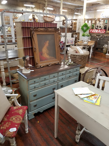 Antique Furniture Store «Jarfly Antique Market», reviews and photos, 47 Railroad Ave, Jefferson, GA 30549, USA