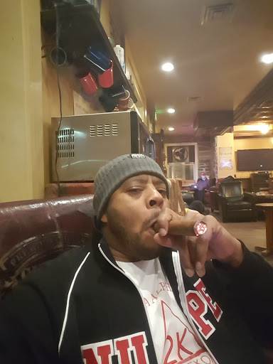 Cigar Shop «Slow Burns Cigar Shoppe & Smoking Lounge», reviews and photos, 701 Frederick Rd, Catonsville, MD 21228, USA