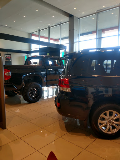 Toyota Dealer «Larry H. Miller Toyota Peoria», reviews and photos, 8633 W Bell Rd, Peoria, AZ 85382, USA