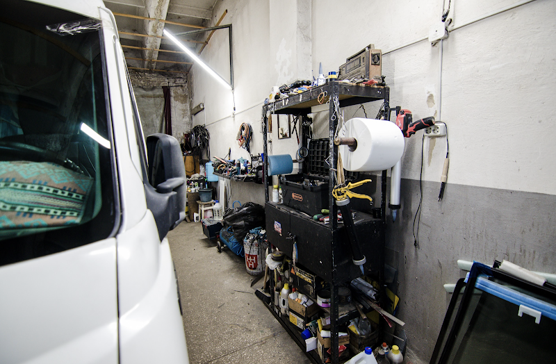 Ремонт авто скла