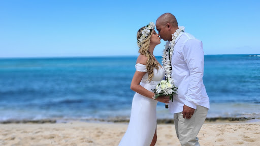 Hawaii Wedding Minister & Officiant