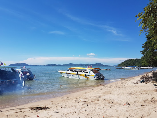 Yipsi Beach