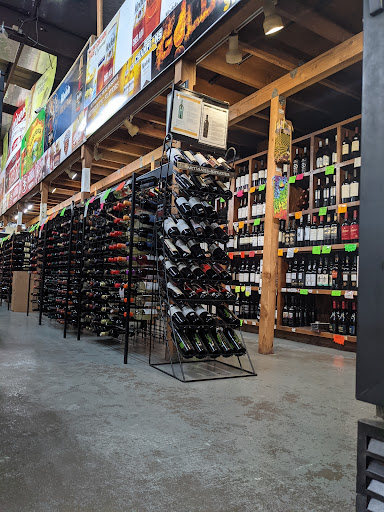 Liquor Store «Tip Top Liquor Warehouse», reviews and photos, 90 Dry Creek Rd, Healdsburg, CA 95448, USA