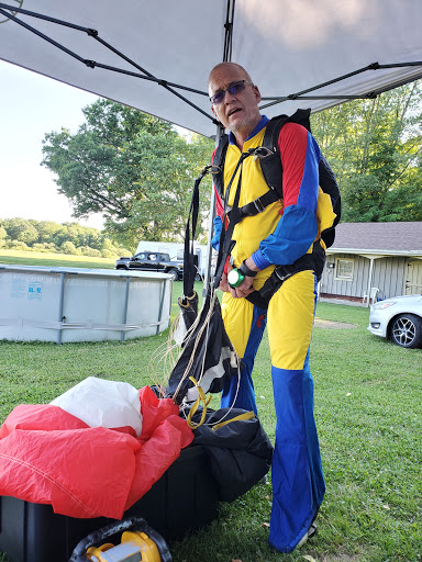 Skydiving Center «Cleveland Skydiving Center», reviews and photos, 15199 Grove Rd, Garrettsville, OH 44231, USA