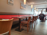 Atmosphère du Restaurant de fruits de mer Restaurant La Maison Du 6 à Arromanches-les-Bains - n°13