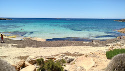 Foto von Platja de Cala Galiota mit sehr sauber Sauberkeitsgrad