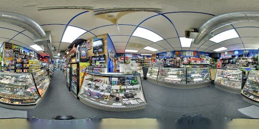 Tobacco Shop «Knuckleheads Tobacco & Gifts», reviews and photos, 550 State St, Madison, WI 53703, USA