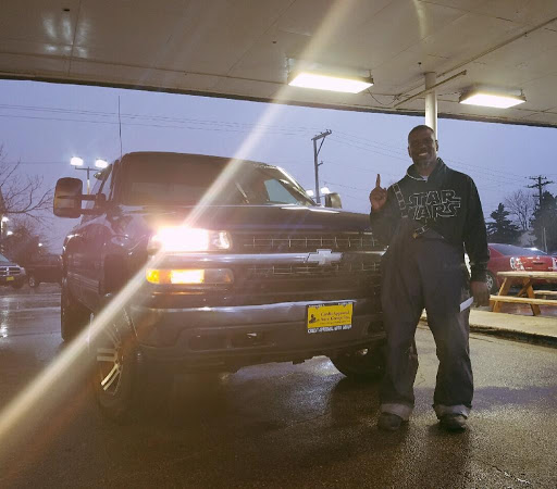 Car Wash «Credit Approval Auto Group Inc», reviews and photos, 639 N Independence Blvd, Romeoville, IL 60446, USA