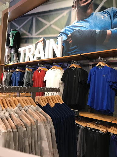 Clothing Store «Under Armour Brand House», reviews and photos, 1529 Walnut St, Philadelphia, PA 19102, USA